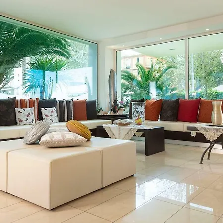 Ghirlandina ホテル