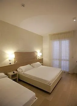 Hotel Ghirlandina 3*