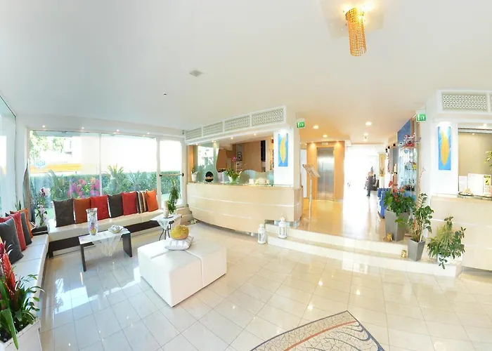 Ghirlandina Hotel 3*