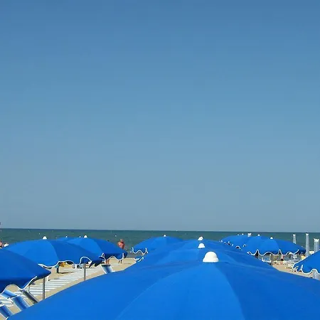 Otel Ghirlandina 3*