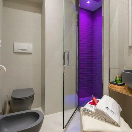 Ghirlandina Otel