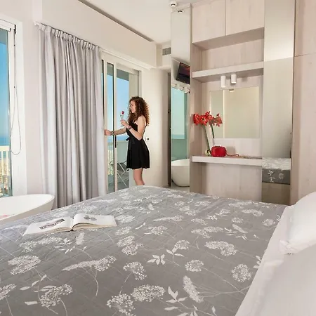 Hotel Ghirlandina 3*