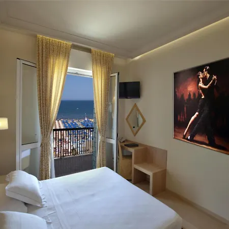 Ghirlandina Otel