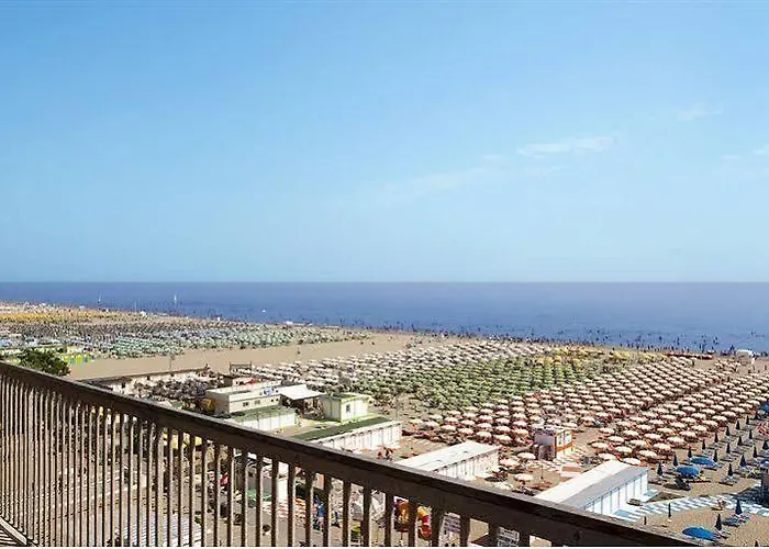 فندق Ghirlandina ريميني