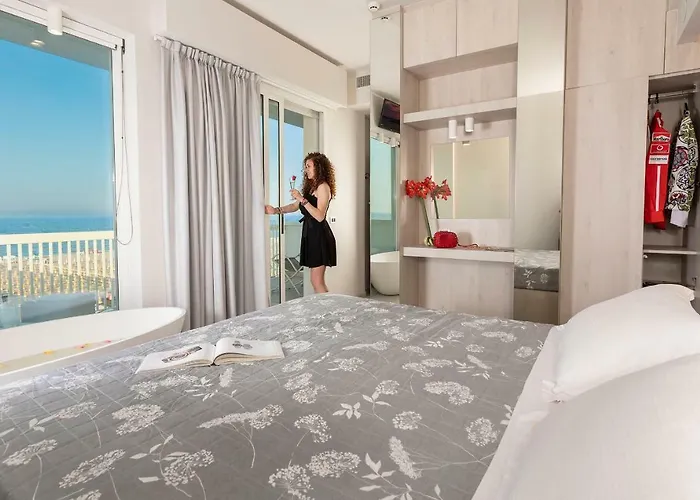 Hotel Ghirlandina 3*