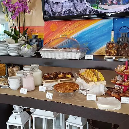 Ghirlandina Szálloda 3*