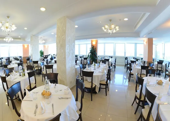 Ghirlandina Hotel